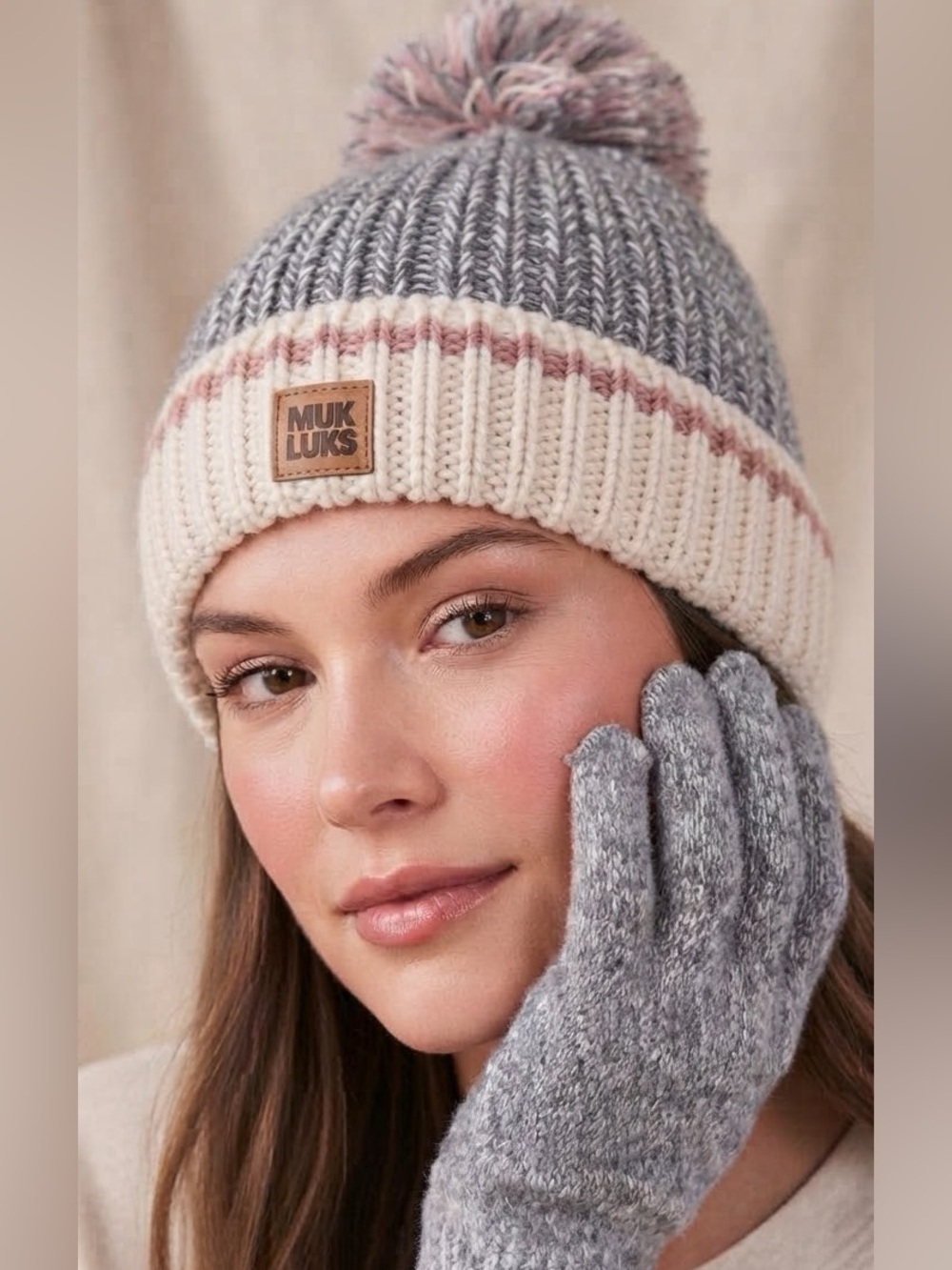 Muk Luks Womens Winter Beanie Pom Pom Hat and Gloves Set Snow Ski NWT